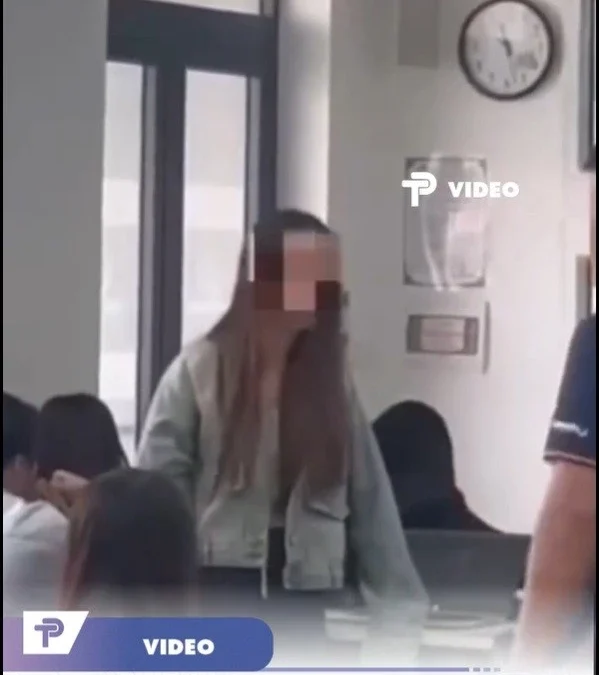 Sinh viên ăn mì tôm trong lớp, thầy giáo cho cả lớp dừng học
